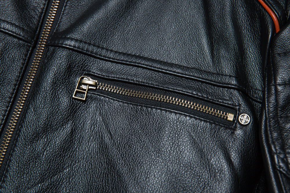 Chaqueta de cuero motoquera bordada